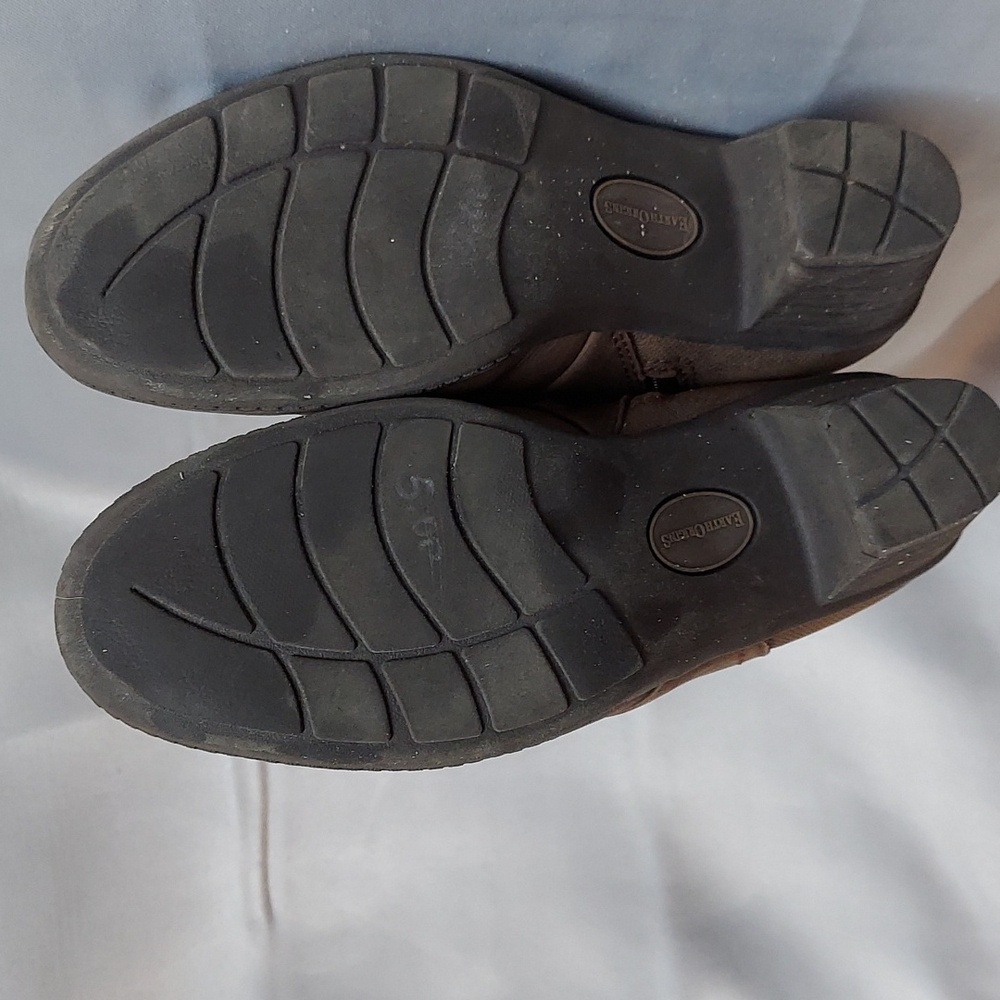 Earth Origins "Meryl" Shoes, Size 8.5, Brown Leather Booties, Stacked Wood Heels - Picture 12 of 12